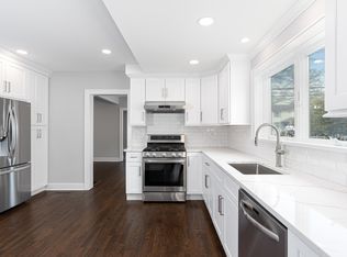 252 Seaside Ave, Stamford, CT 06902