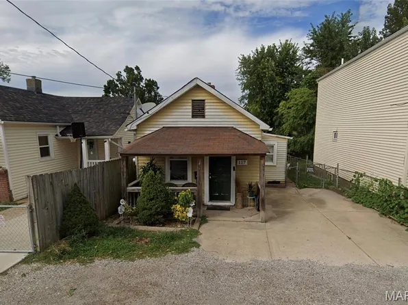 117 W Cartwright Ave, Saint Louis, MO 63125
