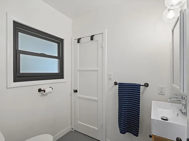 2045 Armour St — Photo 20