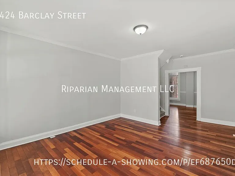 2424 Barclay St — Photo 5