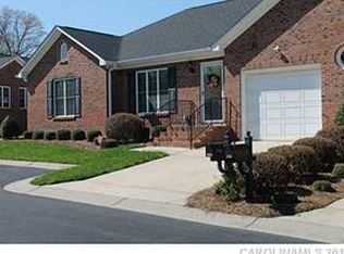 566 Queen Brogan Ct, Gastonia, NC 28054