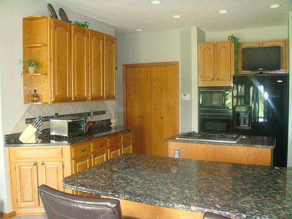 4th image of 5271 Thornhill Ct
