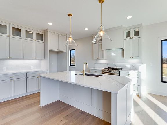 5th image of 1839 Woodward Cir