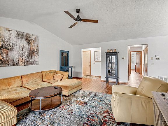 4th image of 3963 School Section Rd Unit 32