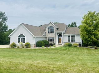 S81W23680 Sunset View Dr, Big Bend, WI 53103