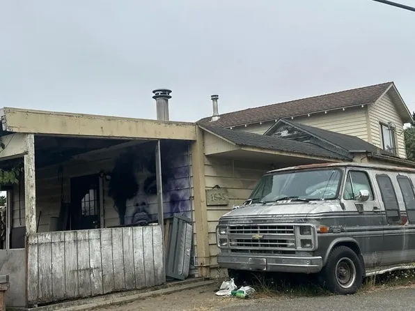 1625 Peninsula Dr, Arcata, CA 95521