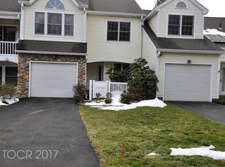 9 Spruce Ridge Dr, Fishkill, NY 12524