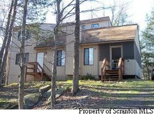 52 Wallenpaupack Dr, Lake Ariel, PA 18436