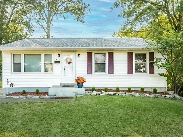 3657 Saint Bernard Ln, Saint Ann, MO 63074