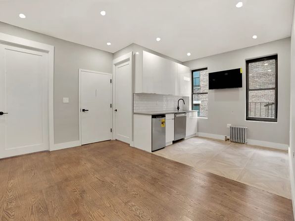 421 Audubon Ave #32