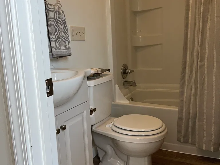 107 E Back Aly #107 — Photo 23