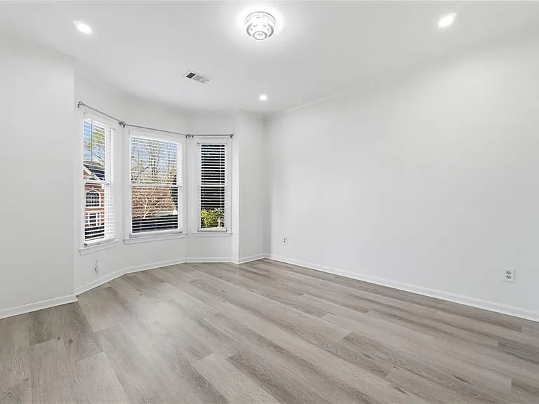 1150 River Overlook Dr — Photo 4