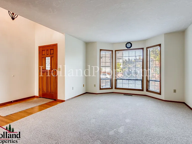5817 NW 178th Ave — Photo 4