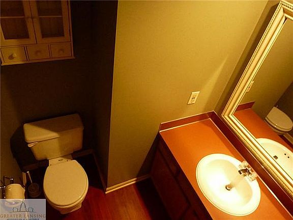 3rd image of 2476 E Burcham Dr