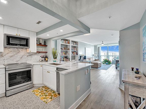 3rd image of 3020 NE 32nd Avenue #808