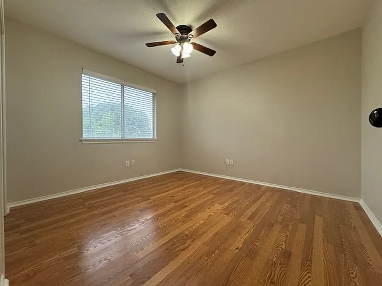 4713 Castleman Dr — Photo 17