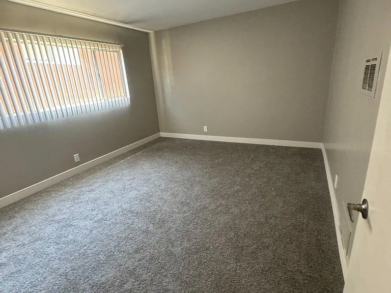 822 N Austin Ave — Photo 5