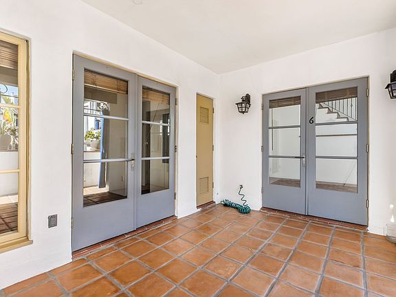 5th image of 1415 N Harper Ave #6.1