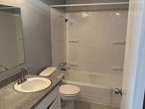 3rd image of 5808 S Alameda St #5822A