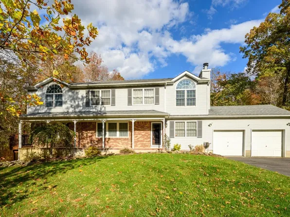 2 Knolls Dr, Jackson, NJ 08527