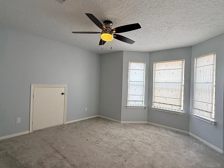 1208 Normans Woods St — Photo 19