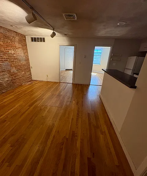199 Beacon St — Photo 2