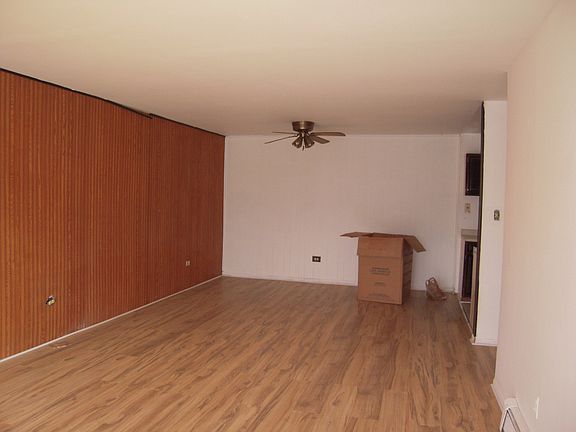 3rd image of 8936 N Parkside Ave APT 202
