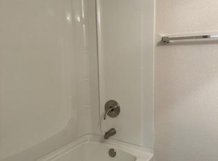 233 25th St NE, Salem, OR 97301