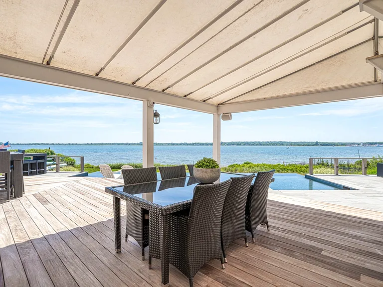 335 E Lake Dr — Photo 22