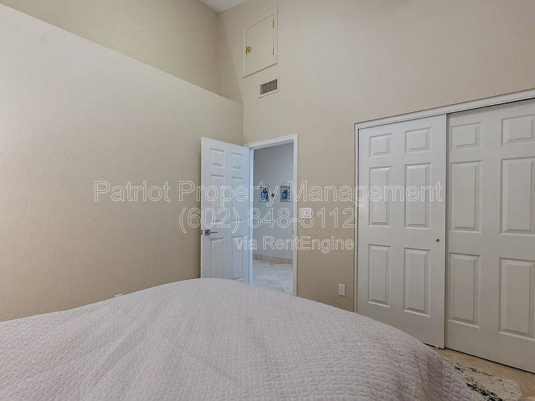 9910 E Sutton Dr — Photo 21