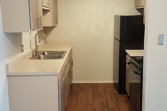 1st image of 333 W Marshall St APT 10