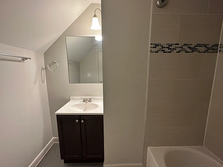 2346 W McLean Ave #1M — Photo 4