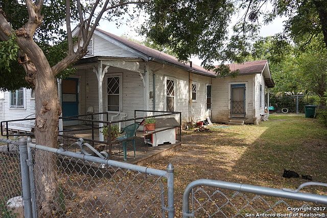 1st image of 1831 Lyons St
