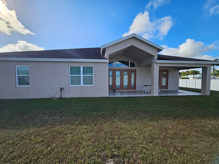 5768 NW Zenith Dr — Photo 18