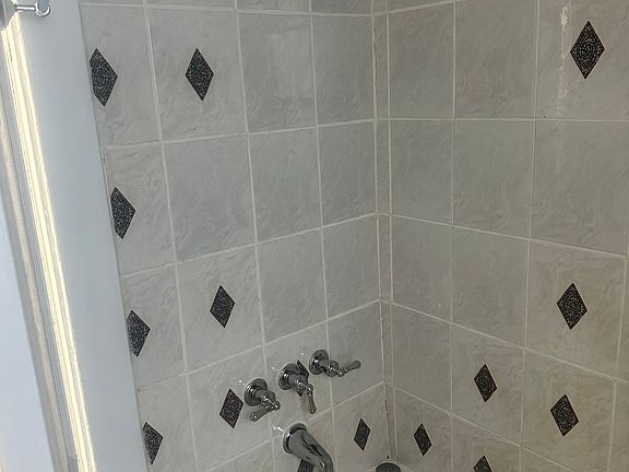3rd image of 35 Linview Ter #A