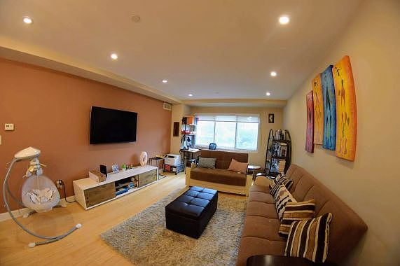 1st image of 1400 5th Ave #40