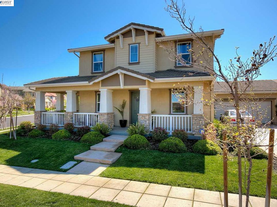 1st image of 654 W Glendora Ave