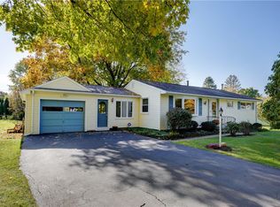 17 Grenadier Rd W, Scottsville, NY 14546