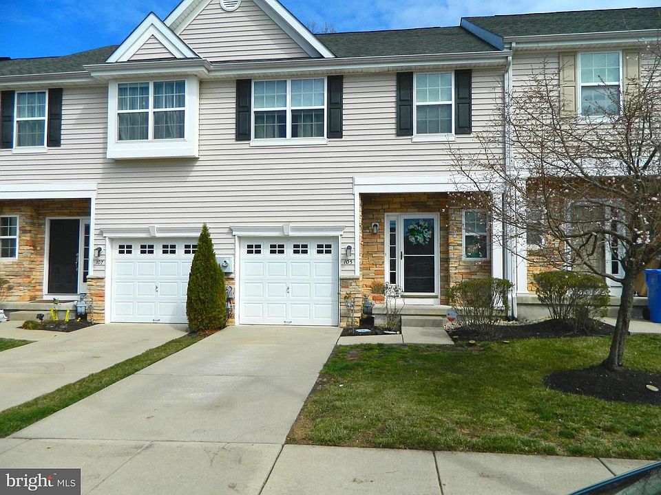 1st image of 105 Oakridge Dr