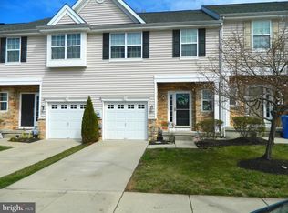 105 Oakridge Dr, Mount Royal, NJ 08061