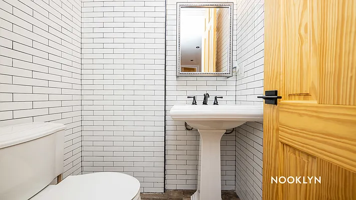 Rented by Nooklyn NYC LLC | media 19