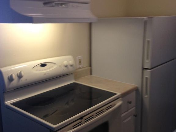 3rd image of 818 N Chestnut St APT 1