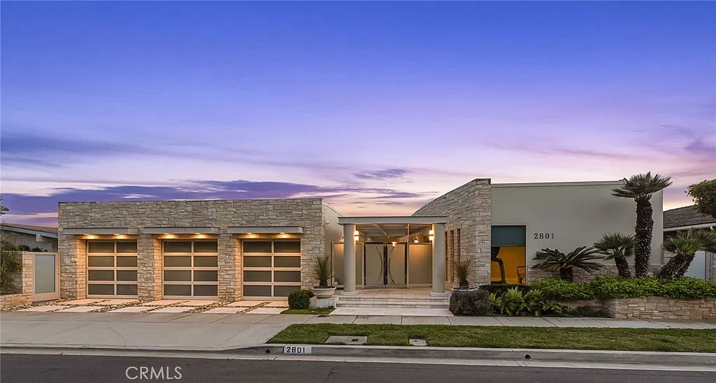 4 bed, 3.5 bath, 3700 sqft, $19,850 — Photo 2