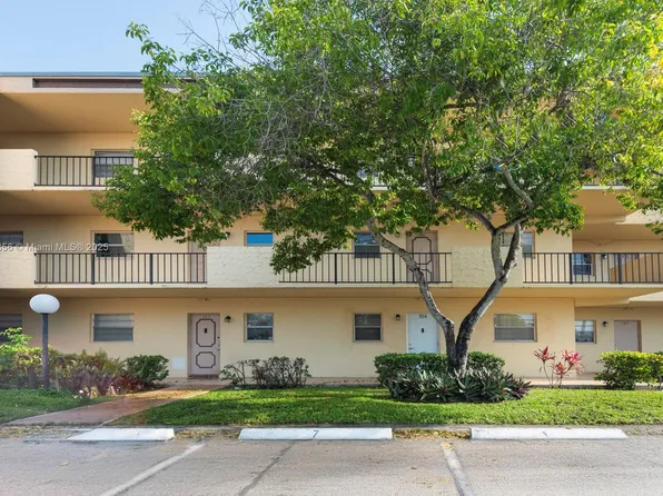 301 Cambridge Rd APT 203, Hollywood, FL 33024