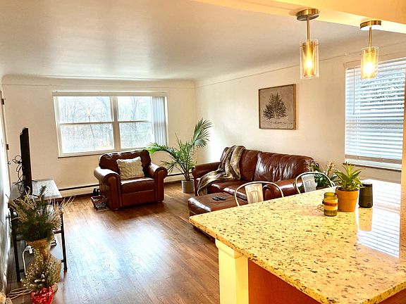 3rd image of 2733 Cypress Way