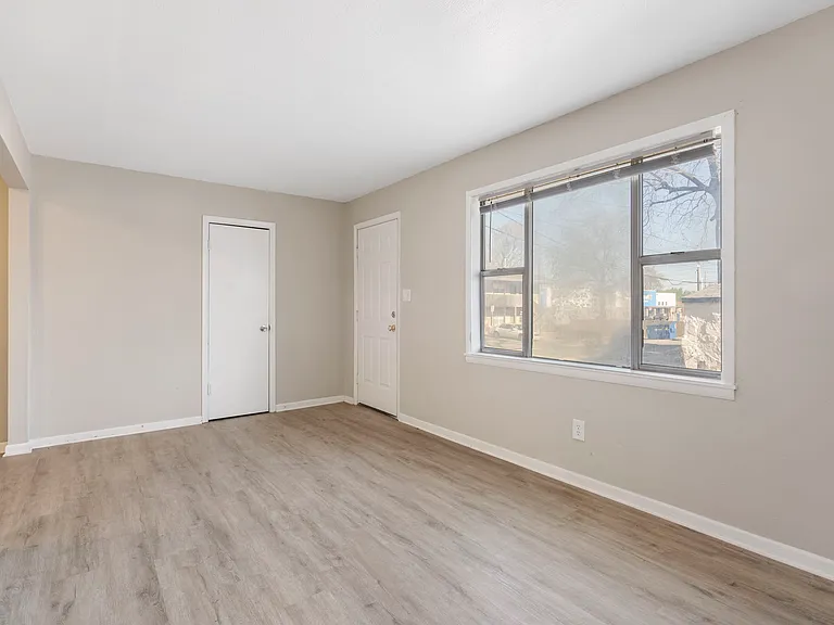 420 W Normal St — Photo 3