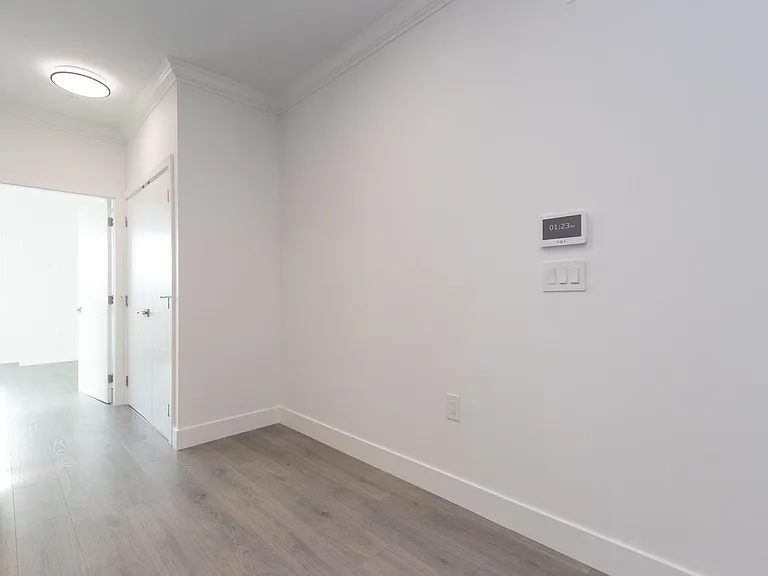 2122 E 32nd Ave #204 — Photo 11