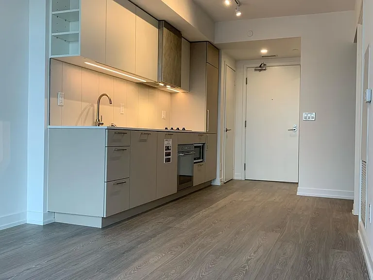 19 Western Battery Rd #3120 — Photo 8