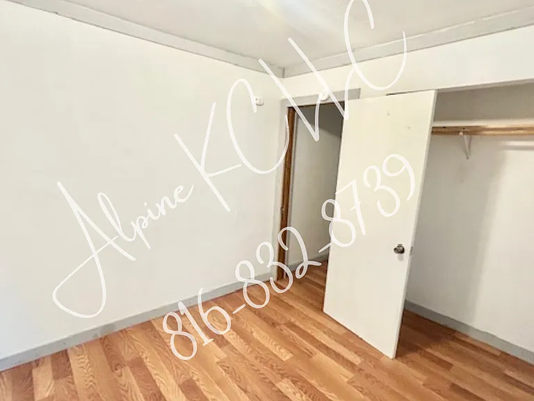 210 W Mill St — Photo 11