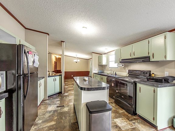 5th image of 215 Blakefield Dr